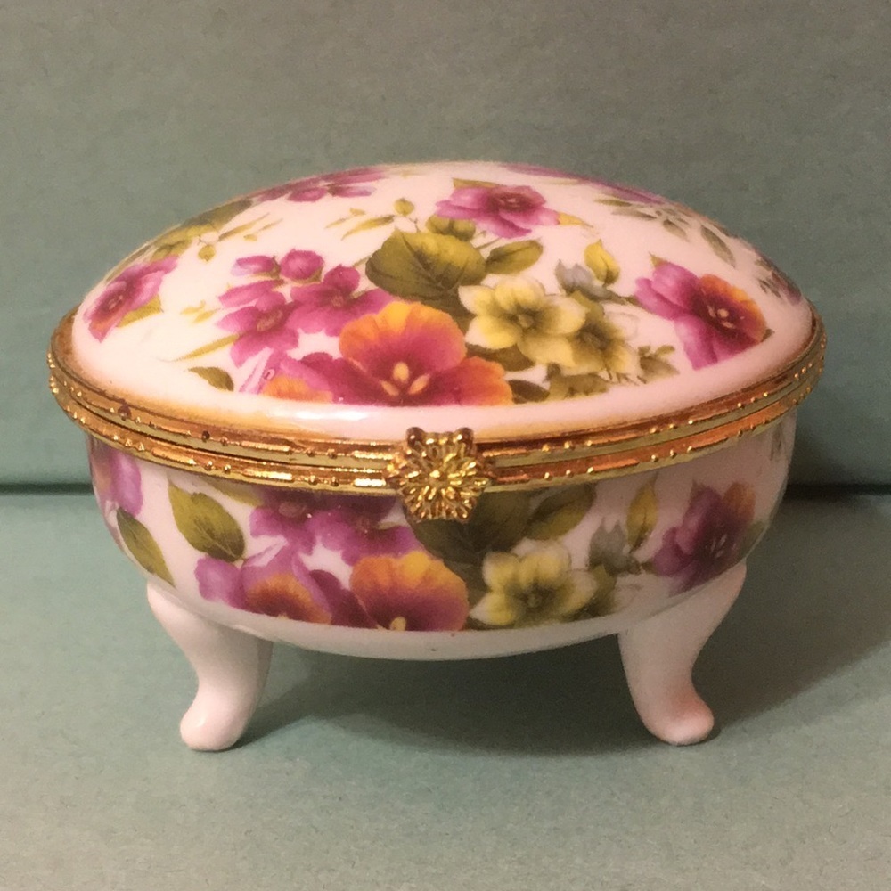 Hinged 3-Footed Trinket/Jewelry Box w/Built-in Round Mirror in Lid